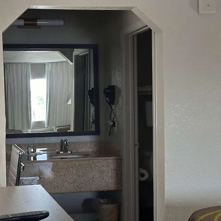 Hotel Super 8 By Wyndham Monroe Esterno foto