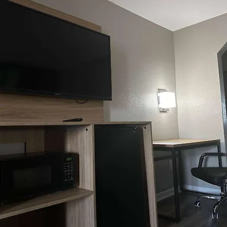 Hotel Super 8 By Wyndham Monroe Esterno foto